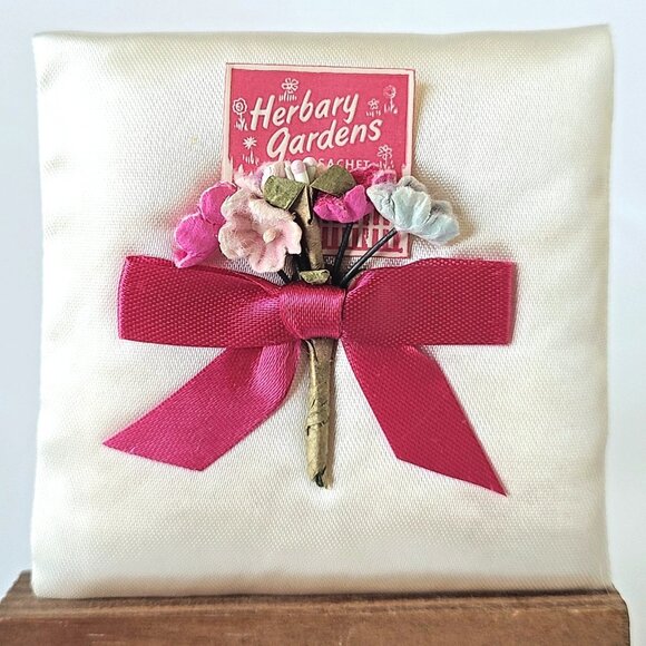 Vintage Herbary Gardens Satin Sachet Pink Ribbon Floral Drawer Freshener Display - Picture 1 of 6